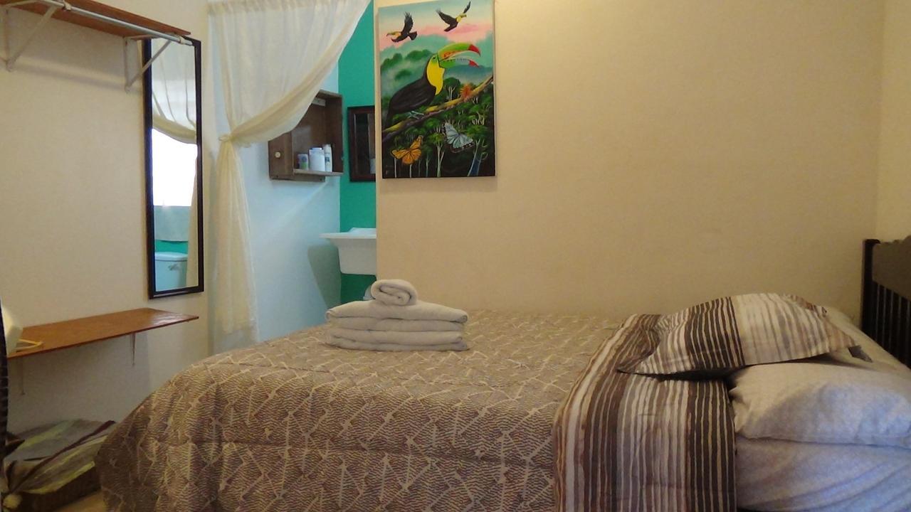 Hacienda Tropical Guest House Belmopan Ruang foto